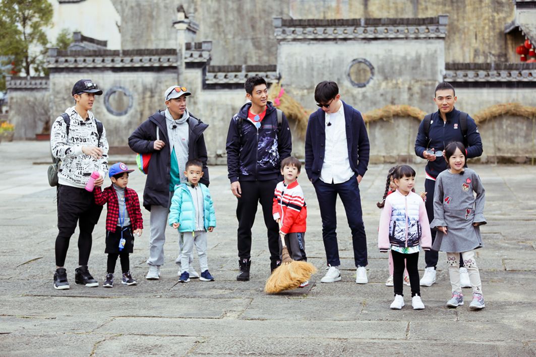 爸爸去哪儿|《爸爸去哪儿》的四对“假父女”，三对都已没联系，唯独他娶了孩子妈！