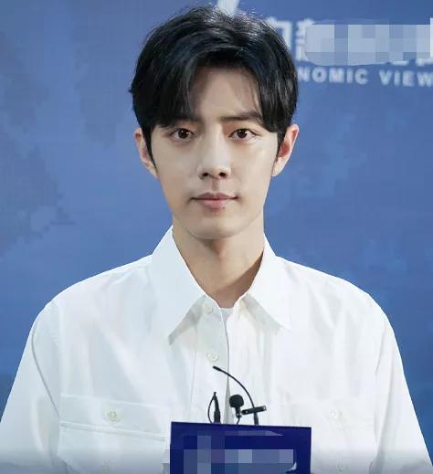 #肖战#肖战首度公开回应227事件，10分钟采访信息量大，表情让人心疼