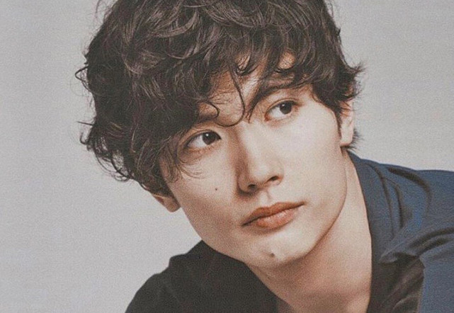 唐嫣|三浦春马壁橱内上吊自杀，诡异现场疑曝光，灯上绑着麻绳