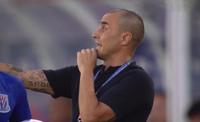 广州恒大|恒大看台欢乐多!韦世豪拿队友练“铁头功”,连郑智也看不下去了