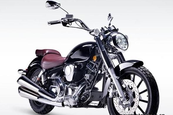 「动力」价格在一二万元左右，可以通勤实用的跨骑摩托车推存