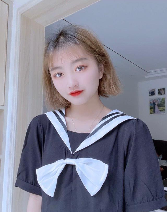 梁小友|《变形计》“神仙妹妹”梁小友高二辍学后成网红，浓妆直播惹众议