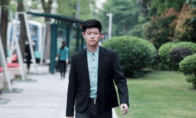 #赵荀#他拍一部戏用了八个替身, 整个剧组等了他半年, 却没有人吐槽他耍大牌