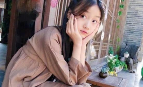 赵薇|赵薇的“女儿”因长得太好看，被全网禁止整容，如今美得不敢认！