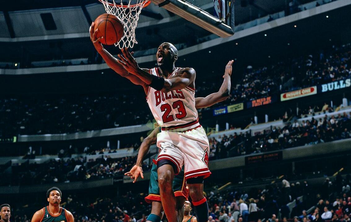 【迈克尔·乔丹】NBA六大极限动作，乔丹空中3次拉杆，此人0.1秒绝杀！