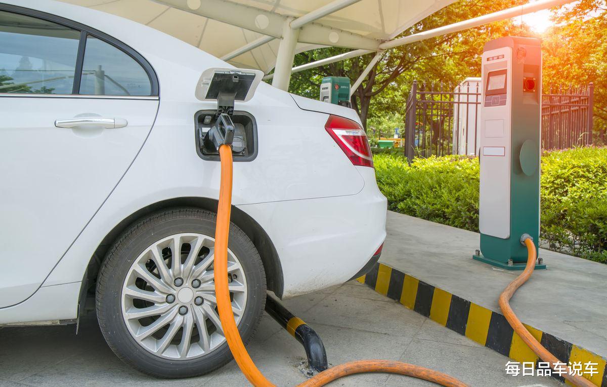 【SUV】重庆将出租车换成SUV后，乘客美滋滋，司机却忍不下去了