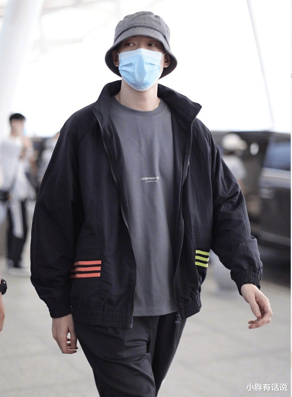 『乘风破浪的姐姐』《乘风破浪的姐姐》本周开播，魏大勋担任公演主持人