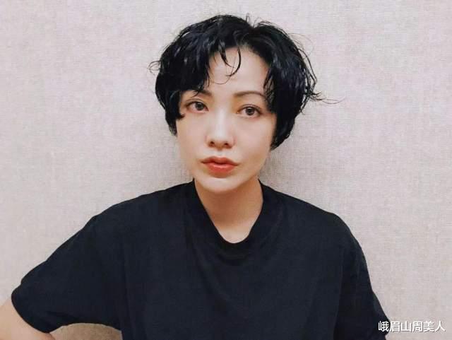 护肤品 奔五的女人远离这5种“发型”，特别是第2种，难看显老还土