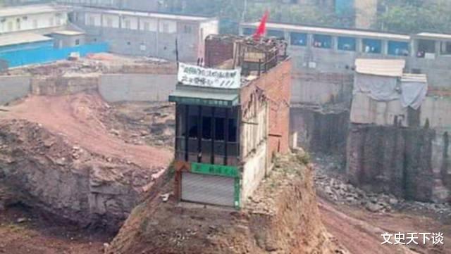 「」郑州最牛钉子户，给88亿补助也不拆，原因: 你进屋看看家具值多少?