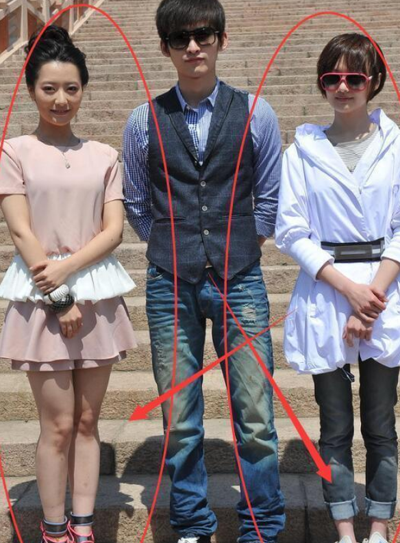 郑爽|白冰为什么一直不火？当看到她和郑爽的同框照，瞬间明白了