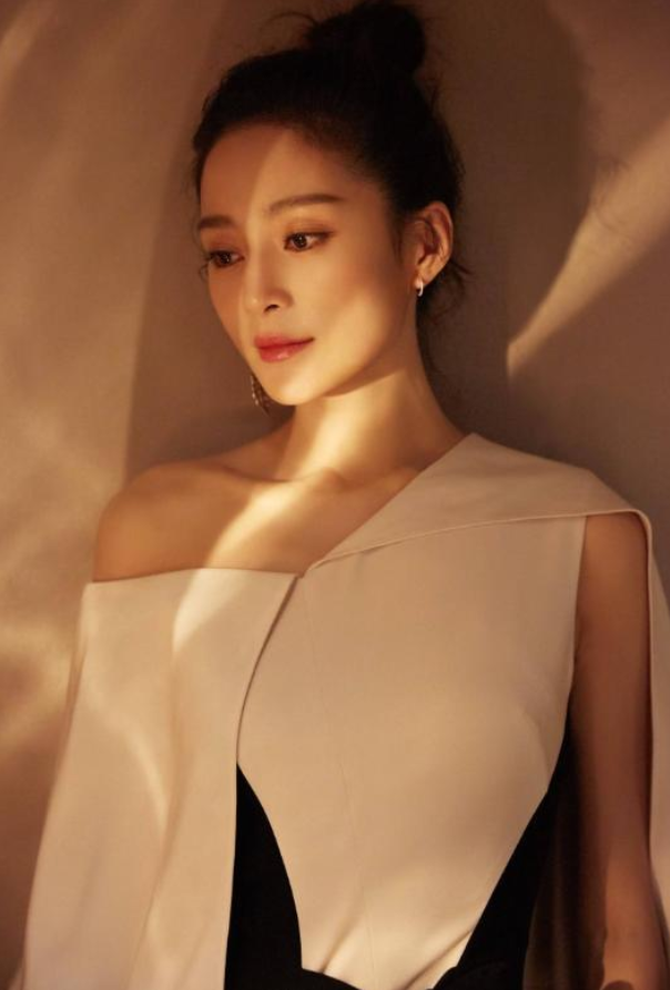 王媛可|戏中是母子，戏外是夫妻，倒追男方5年，如今生两个儿子很幸福！