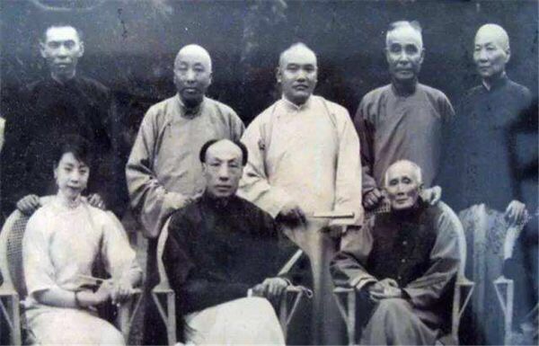 杜月笙|上海滩大佬杜月笙，共有多少家产？相当于现在多少钱？