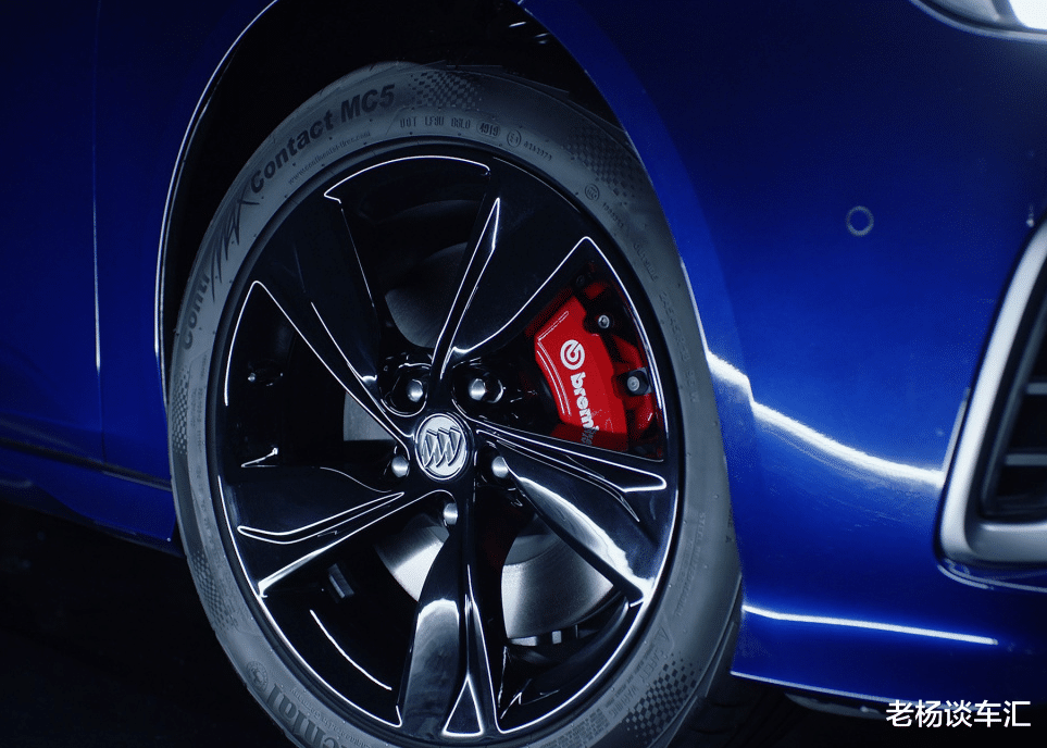 别克君威▲上汽又亮“干货”了,比凯美瑞更好看,2.0T爆261马力,7.2秒破百