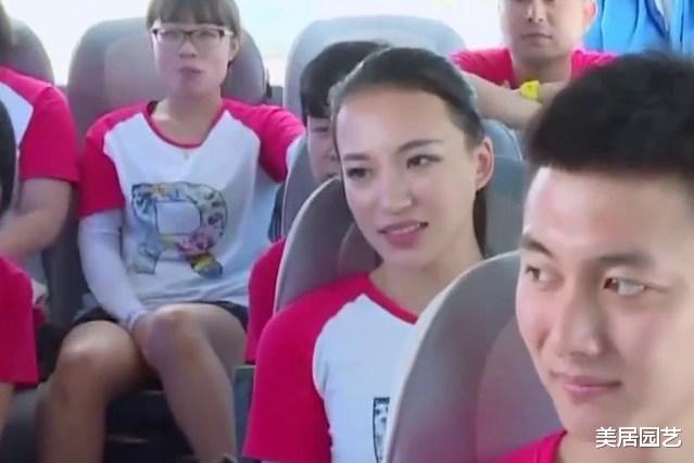 奔跑吧兄弟|本是《跑男》的最美路人，baby称她为女神，因太美被发掘今成当红演员