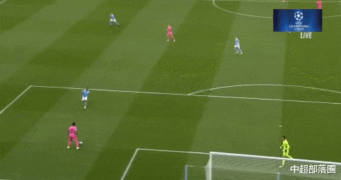 皇家马德里|遭闪击！皇马5亿巨星重大失误：带球拖沓被断，曼城锋霸笑纳大礼