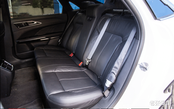 福特金牛座|高速比奥迪A6L还稳，?车长5米标配8AT，如今跌到20万，买啥凯美瑞