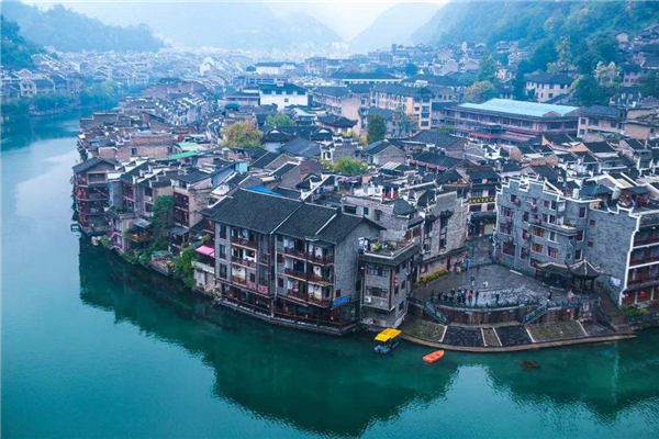 出国旅游▲中国人再不出国旅游，这三个国家要疯掉了，国内游客：让他们继续疯吧