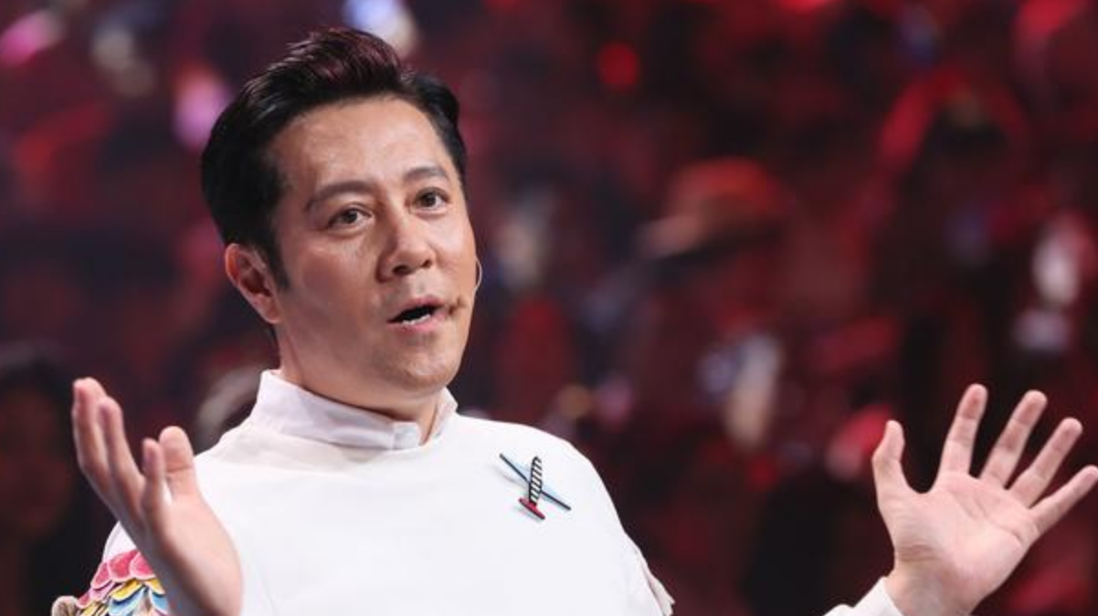 蔡国庆|春晚当红男歌手,52岁的蔡国庆家喻户晓,他却因病逝世多年