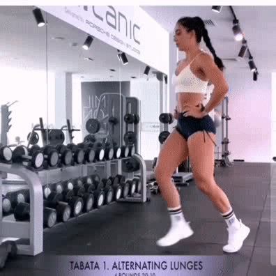 #健身#健身的魅力真大,40岁阿姨坚持锻炼,与女儿合影被误认为是姐妹