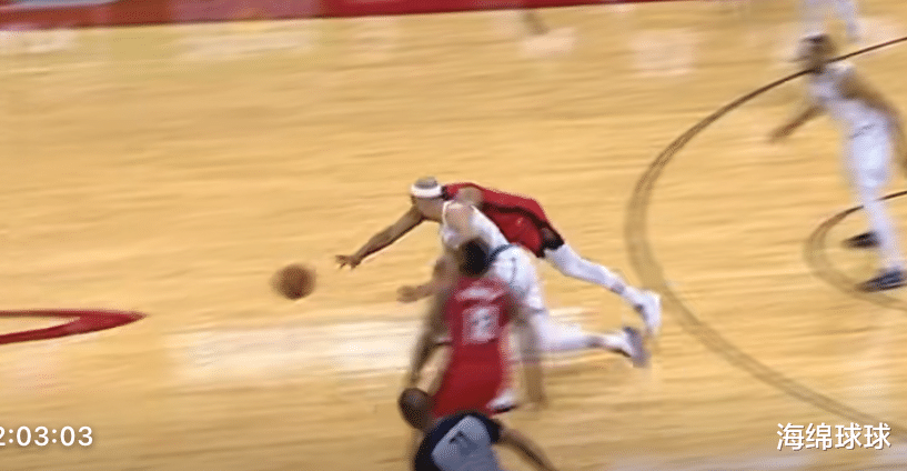 勒布朗·詹姆斯|心怀感激!塔克:詹姆斯不断告诉我,他相信我在场上能表现得更好