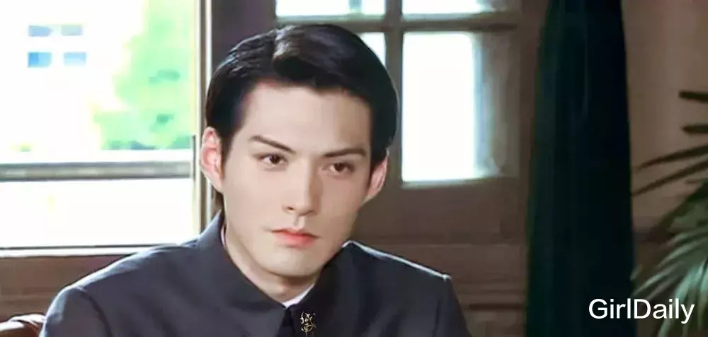 「钟汉良」钟汉良和小16岁谭松韵“官宣恋情”，我却想起当年的绝世白月光……