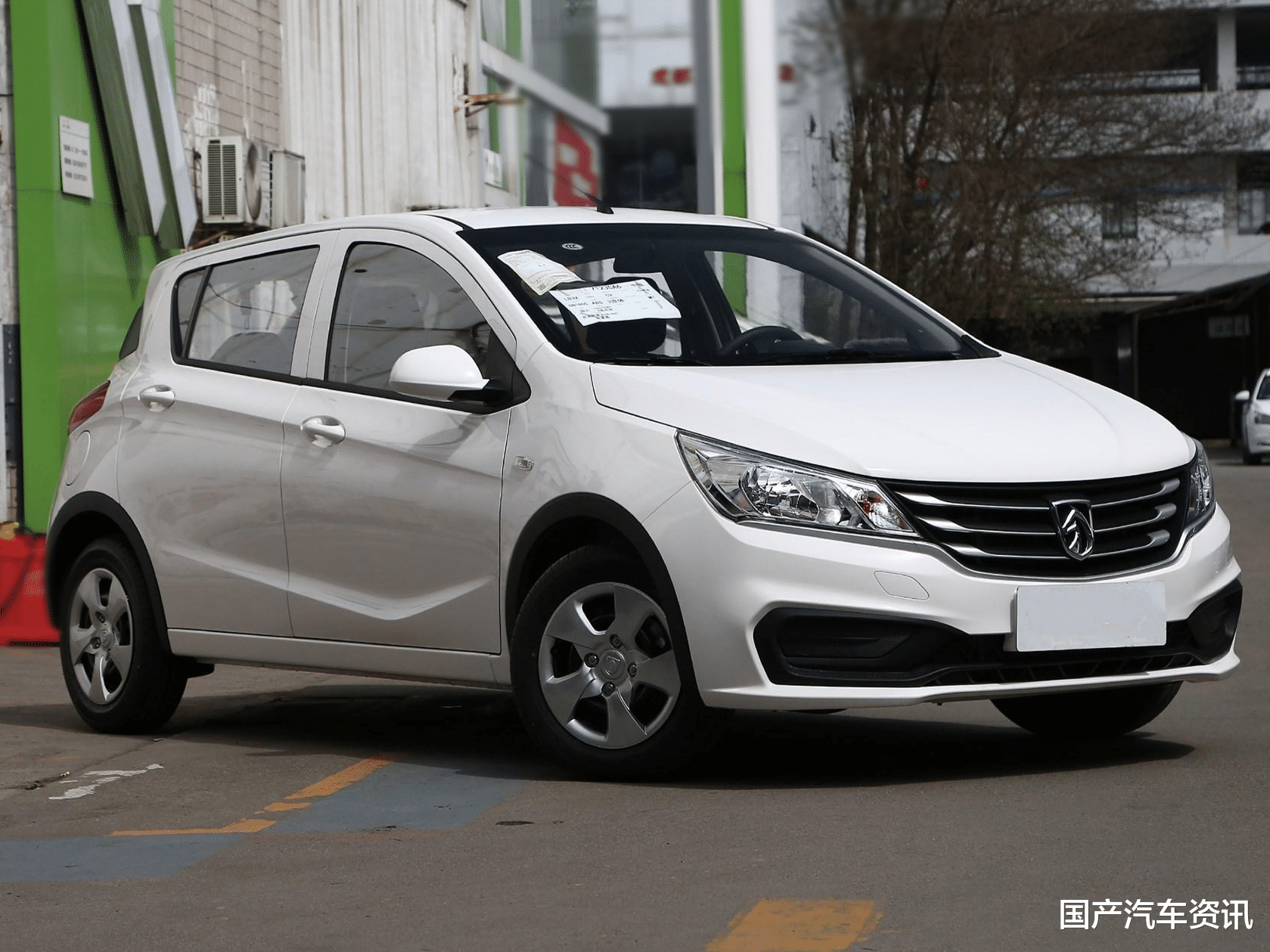家用车|号称国产最便宜的小型家用车，1.2L+5速手动，售4.09万