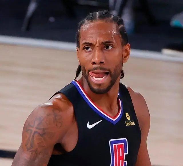 掘金队|快船轻取掘金!全队8分钟得了2分!比赛没打完他直接去哄小孩了!