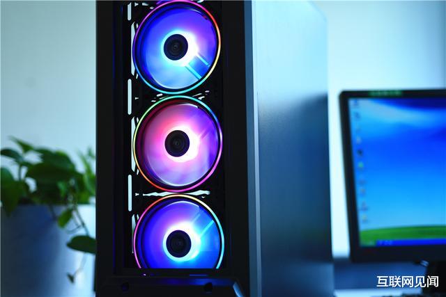 键盘|将快充融入机箱，省去快充头，充电环保且不失效率