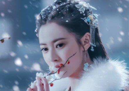 王姬：《镜双城》溜了大半个娱乐圈才定了李易峰陈钰琪，其实也不过如此