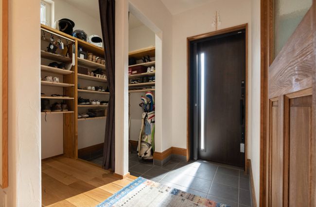 |5个爆火的日本玄关设计方案，太棒了！别再傻傻放一堆鞋了...