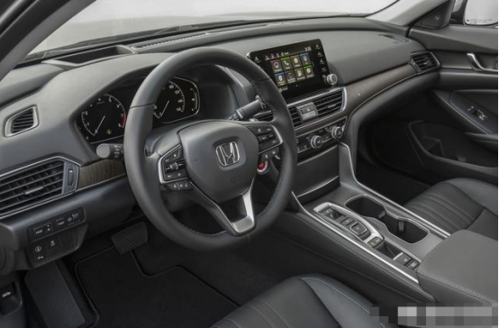 丰田凯美瑞|丰田凯美瑞2.5和本田雅阁1.5T哪个更值得入手，为什么？