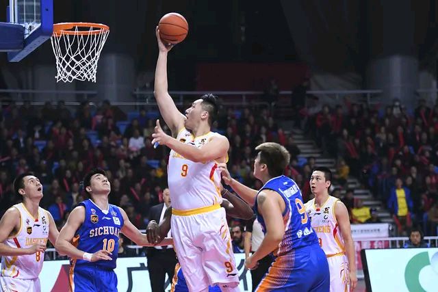 「唐正东」不懂就问！曾经被誉为CBA最强内线的唐正东，现在是做什么？