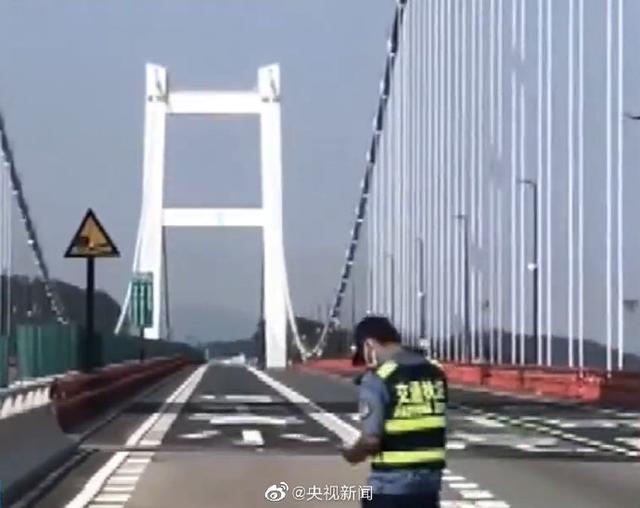 「虎门大桥」虎门大桥发生异常抖动主要因水马改变气动外形产生涡振