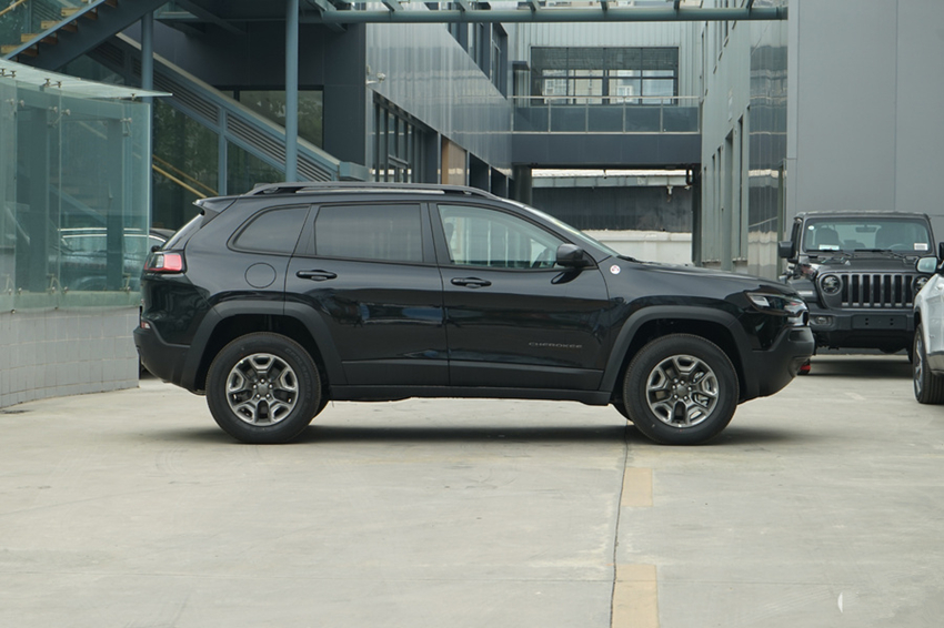 『新车』再跌3万!6年前高达48万买不起,现跌至15.58万,后悔买汉兰达了