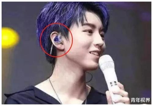 「演唱会」演唱会上,原来歌手耳朵里戴的不是“耳机”,看完涨知识了