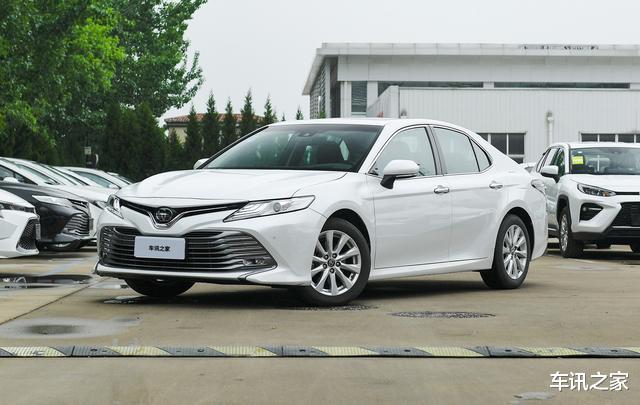 [丰田凯美瑞]又一丰田车被捧红！61天甩出3万辆，高速稳过C级，满油跑1000km