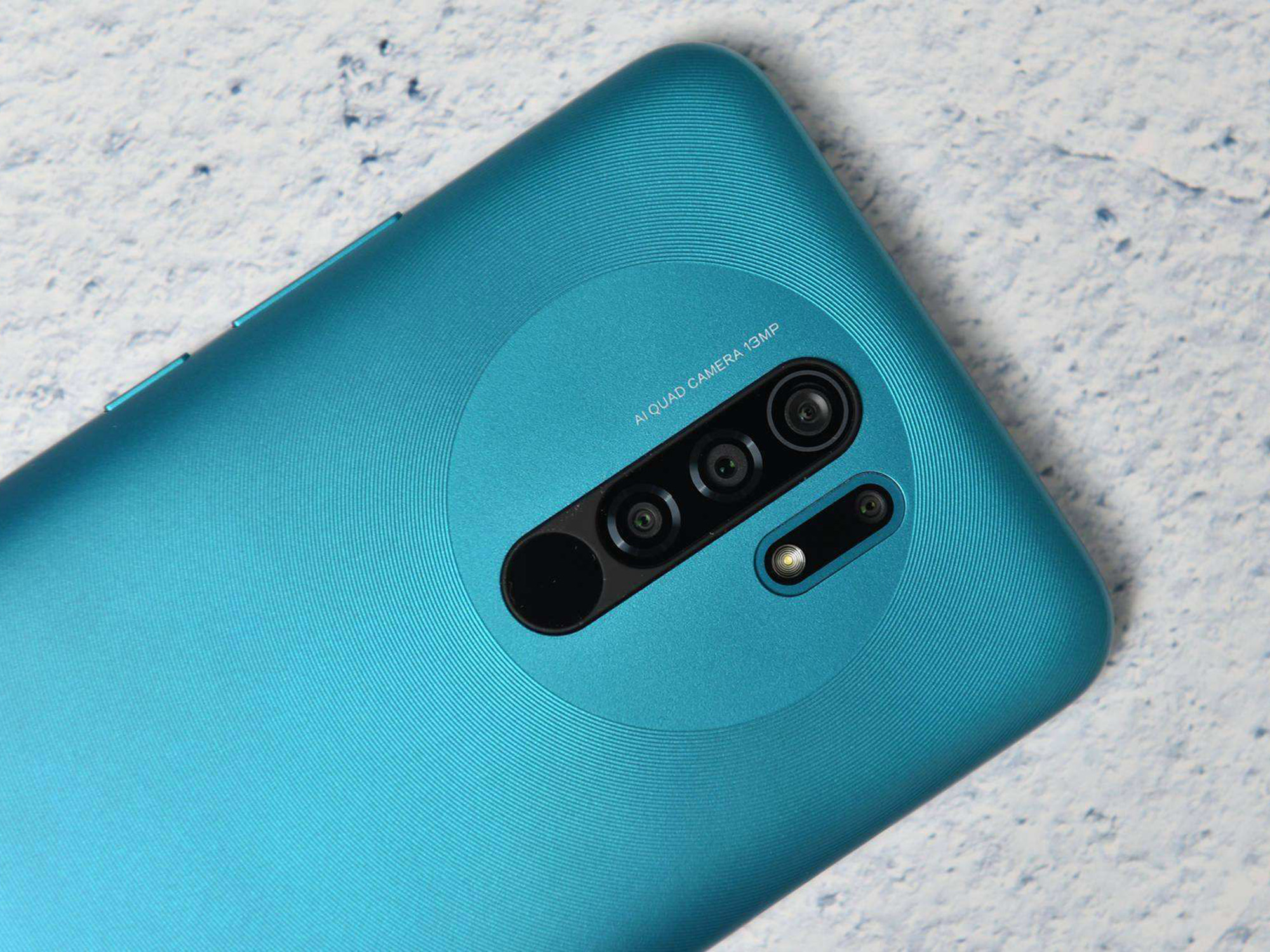 红米手机|性价比最高的百元机首次降至729，搭载5020mAH+快充+1080P+四摄