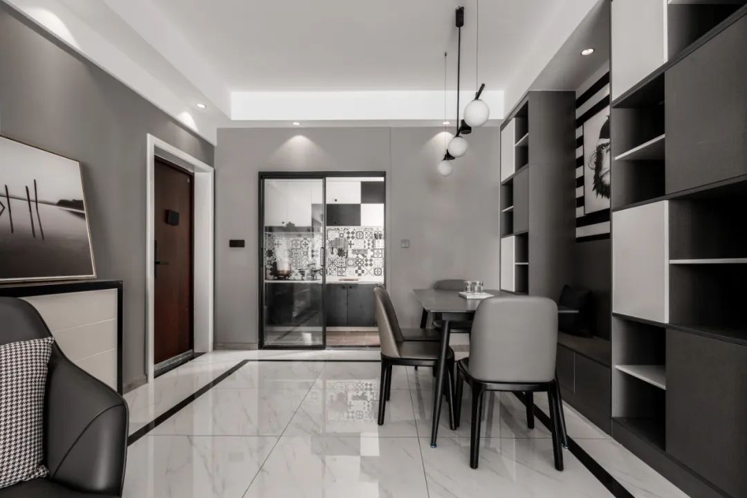 ▲114㎡现代极简风，精致的高级灰，营造出硬朗的舒适