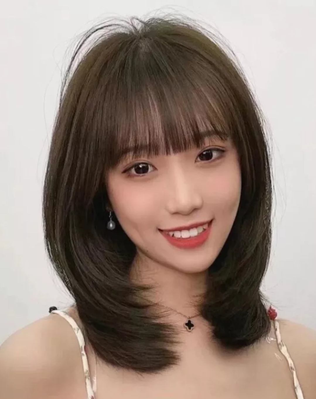 发型|“锁骨发”发型19款,一看就很喜欢,瘦脸时尚不夸张