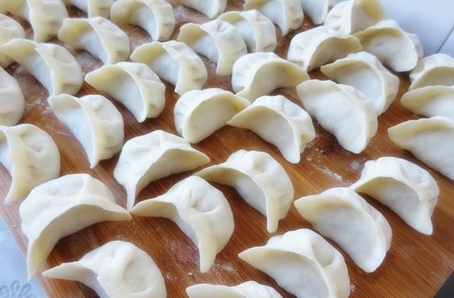 「饺子」夏天来了,饺子做这个馅最好,鲜嫩清香又滋补,好吃无压力!
