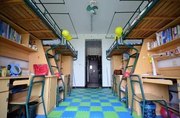 大学|大学寝室选“四人间”还是“六人间”?千万别选错,后悔都来不及!