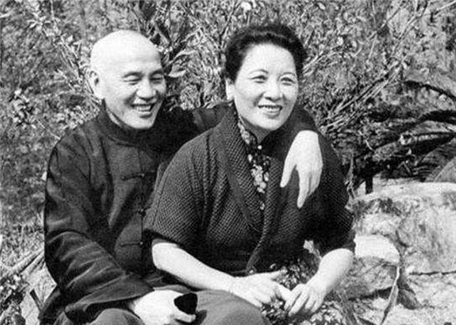 宋美龄|宋美龄前往美国求援助，是靠什么争取到美援的？