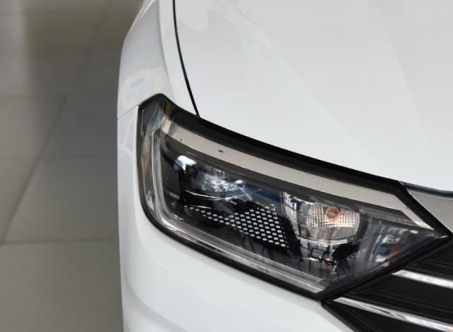 大众汽车|大众又一良心车，直降3.2万，轴距2.731米，车主：拿迈锐宝都不换