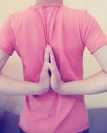 天鹅颈■8个动作帮你练出完美天鹅颈，而且还能缓解颈椎僵硬酸痛