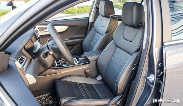 【比亚迪秦】又一“平民神车”，1.5L四缸+LED大灯，比捷达漂亮10倍，不足6万