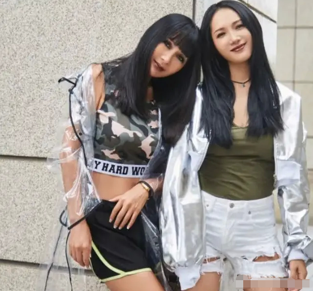 #张咪#张咪癌症晚期无法发声濒临崩溃，病房中写歌词，抗癌成功后出新歌