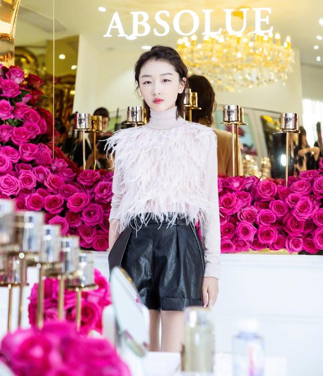 『周冬雨』92年周冬雨才是真\后浪\!获金像奖影后太牛,比章子怡巩俐霸气