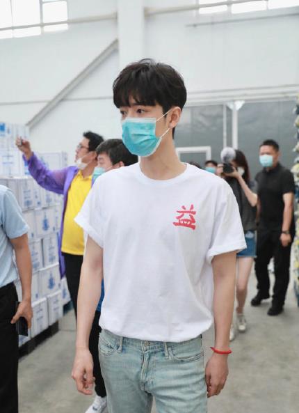 肖战|肖战粉丝路人缘再次被质疑,公开支持周杰伦新歌,遭到大家拒绝?