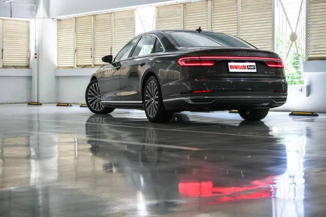 试驾|奥迪A8L试驾：5.54秒破百，只有看到车才会懂