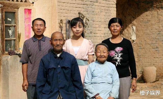 「王二妮」王二妮：走红后放弃名利，回农村下地、放牛，婚后道尽妇女辛酸！